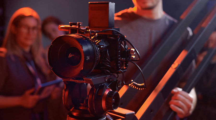 19medya Yapım: Sinemadan dijital platformlara, yüksek prodüksiyon standartlarıyla görsel hikaye anlatıcılığı. Film, dizi, reklam ve TV programlarında global vizyon. 19medya Production: Visual storytelling with high production standards from cinema to digital platforms. Global vision in film, TV series, commercials, and TV shows.